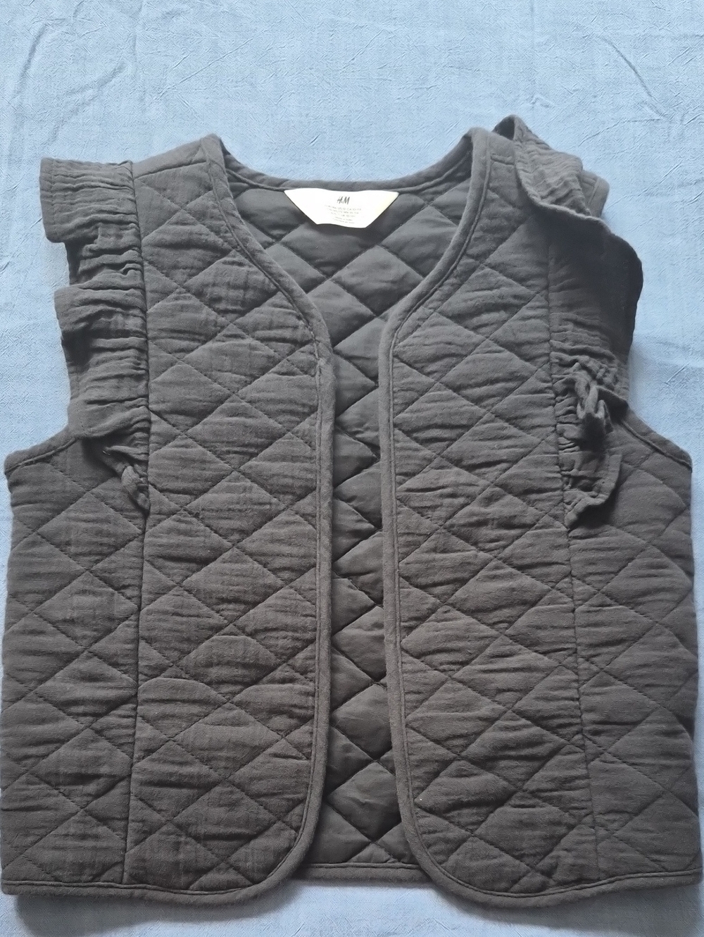 H&M Quilted Sleeveless Vest in Charcoal Gray